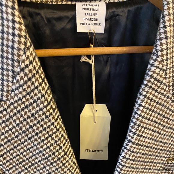 VETEMENTS Oversized Blazer - Picture 5 of 16